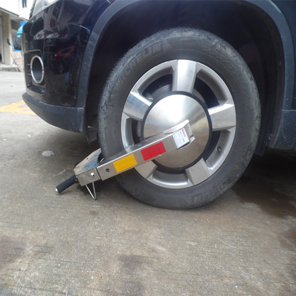 湖北整治亂停車的小助手——車輪鎖